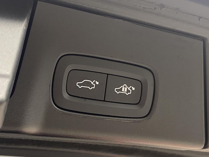 Volvo V90 T8 AWD RECHARGE BRIGHT ULTRA - fotka 35 z 58