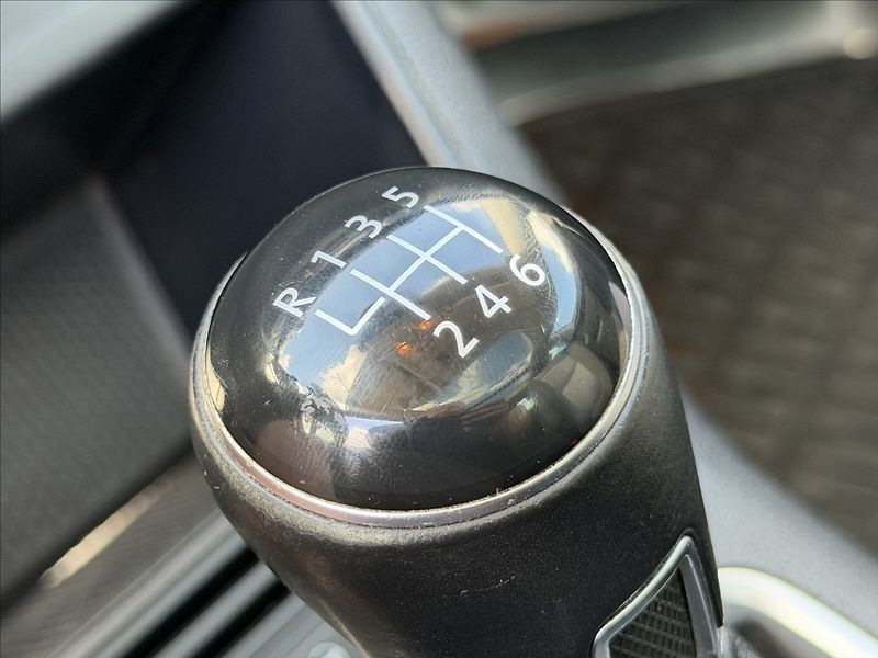 Volkswagen Tiguan 1,4 TSI PANORAMA, LED, BIXENON - fotka 19 z 36
