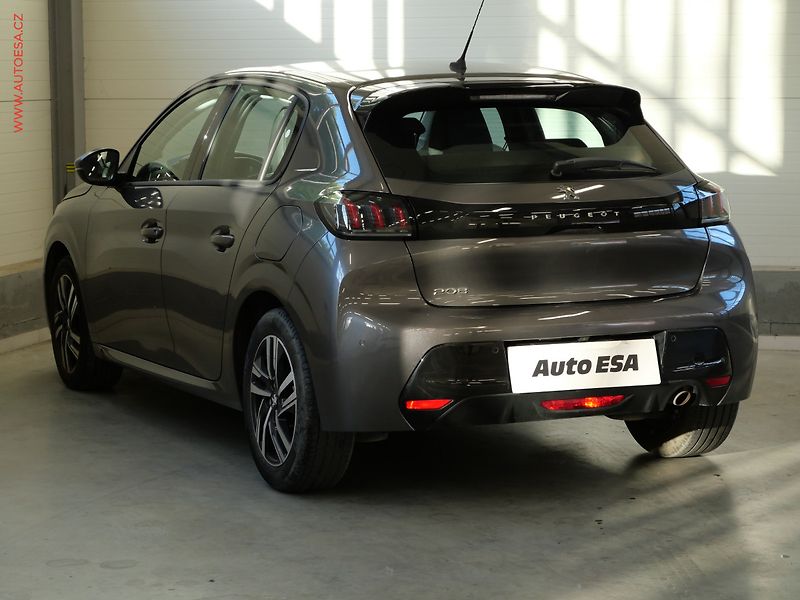 Peugeot 208 (2019) 1.2 PT, Allure, AT, kamera - fotka 6 z 19