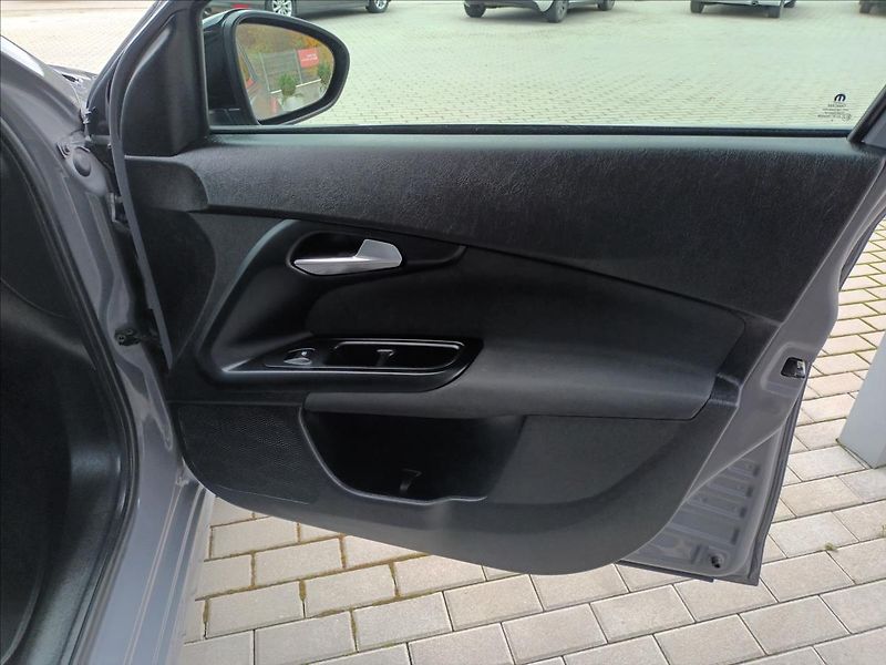 Fiat Tipo 1,6 MJT,KLIMA,NAVI,VÝHŘEV - fotka 26 z 45