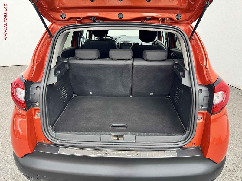 Renault Captur (2017) 0.9 TCe, ČR, AC, TZ, park - fotka 7 z 16