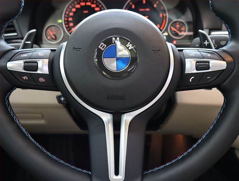 BMW Řada 5 (2012) 530d xDrive, 4X4, Automat - fotka 20 z 22