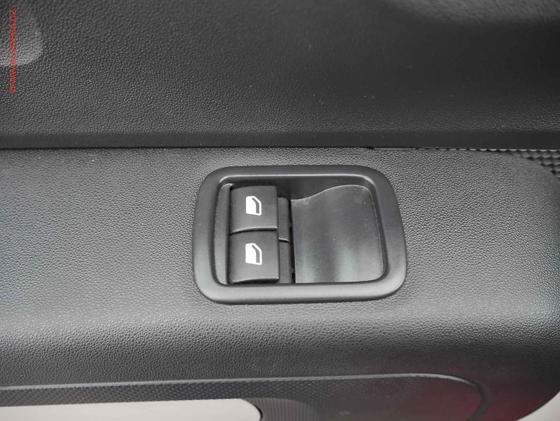 Citroën C3 (2020) 1.2 PT, 1.maj,ČR, Feel - fotka 12 z 16