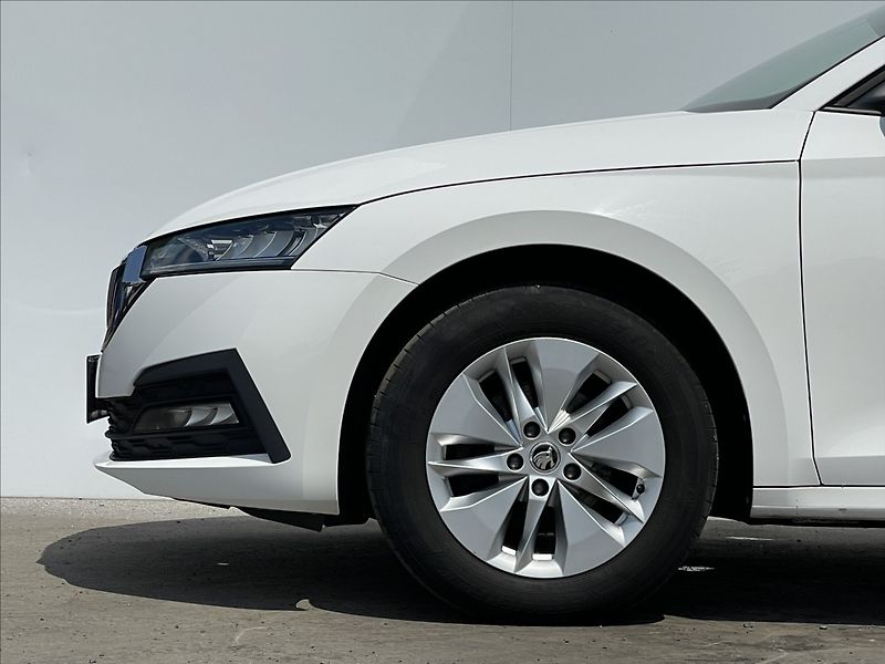 Škoda Octavia 2,0 TDI Combi Ambition Plus - fotka 20 z 24
