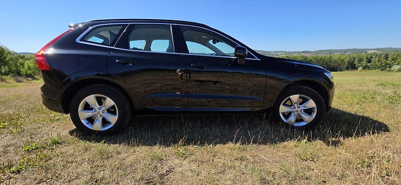 Volvo XC60 (2021) B4 AWD - fotka 1 z 31