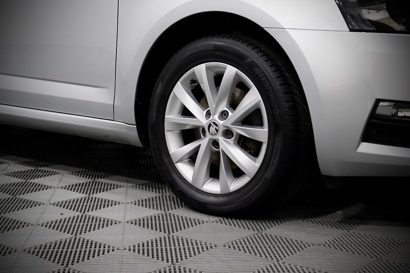 Škoda Octavia 3 FL Combi 1.4 TSI 110 kW - fotka 8 z 29