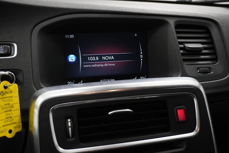 Volvo V60 (2016)  D4 MOMENTUM - fotka 17 z 24