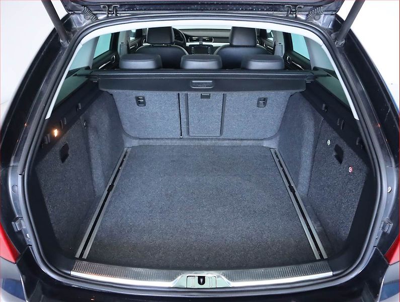 Škoda Superb (2011) Elegance 2.0 TDI, 4X4 - fotka 14 z 22