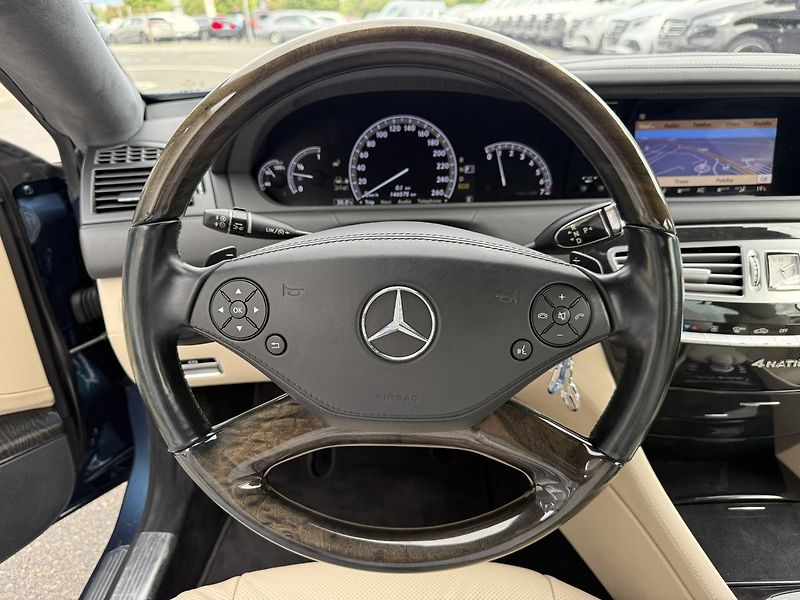 Mercedes-Benz CL (2010) 500 4MATIC - fotka 26 z 44