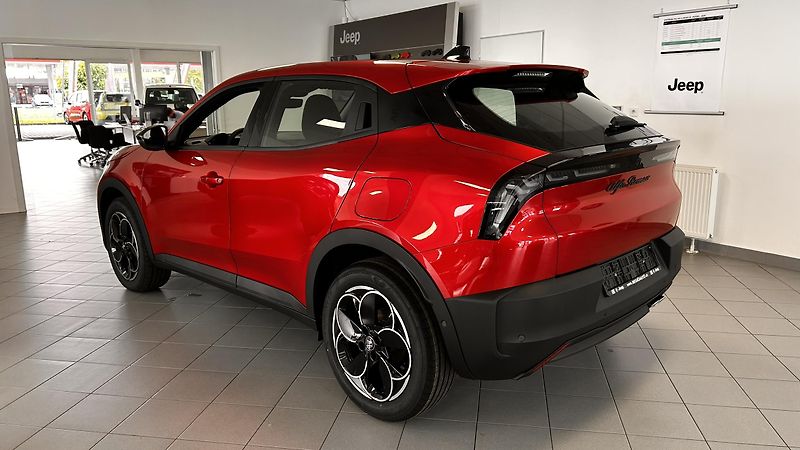 Alfa Romeo Junior 1.2T 145k Ibrida - fotka 6 z 14