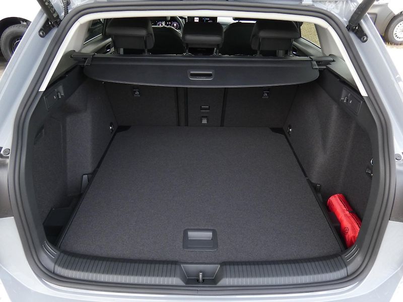 Volkswagen Golf Variant Style 2,0 TDI 110 kW 7 - fotka 15 z 30