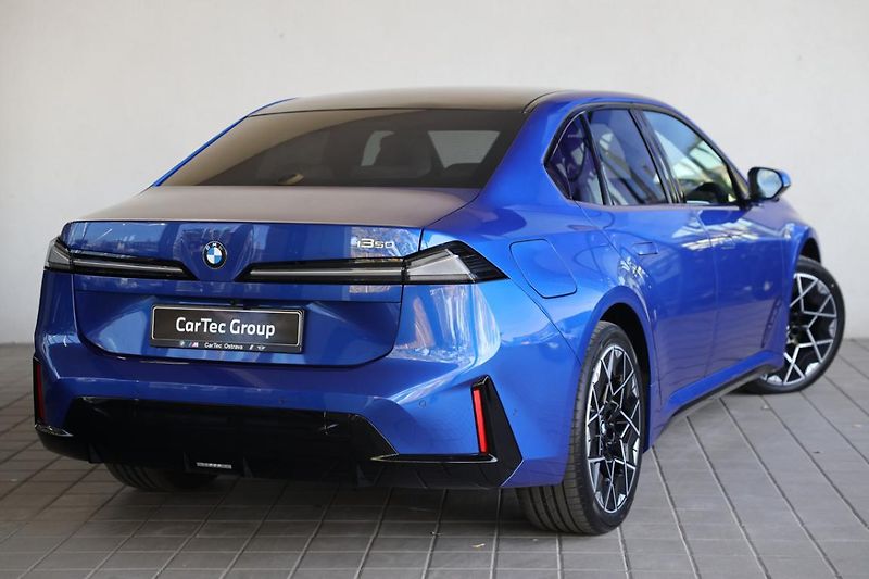 BMW Řada 3 i3 50 xDrive - fotka 3 z 16