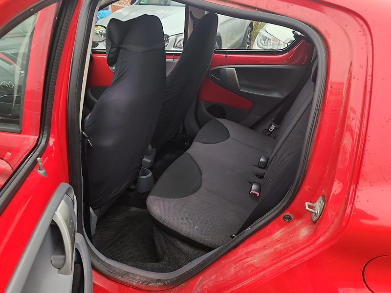 Toyota Aygo 1.0  - fotka 11 z 20