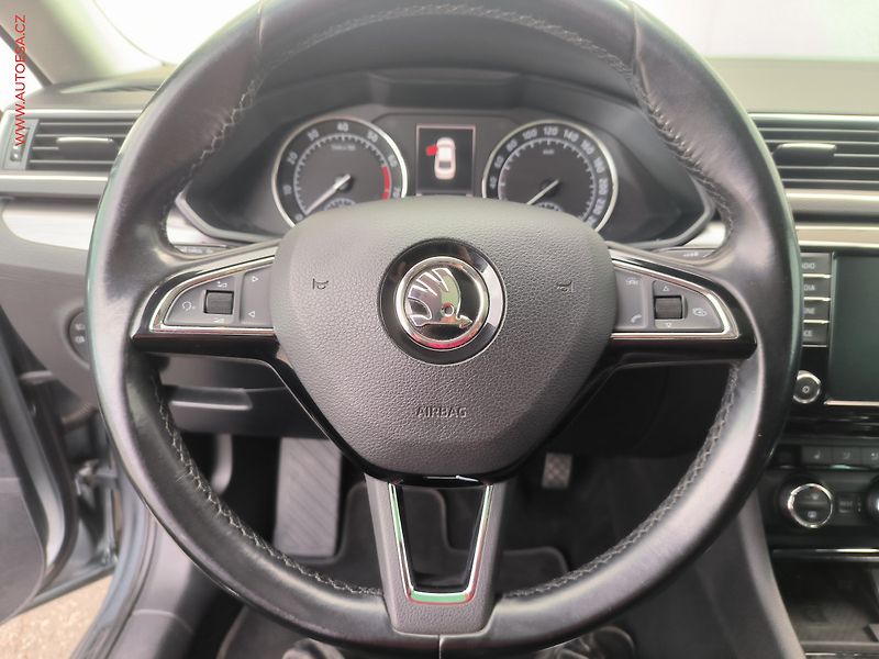 Škoda Superb (2017) 1.4 TSi, Style, bixen, panor - fotka 18 z 23