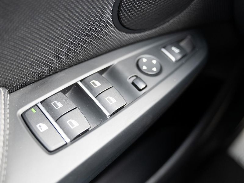 BMW X3 xDrive20d (F25) - fotka 16 z 30