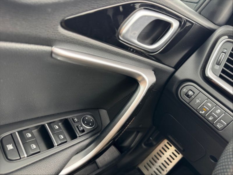Kia Ceed 1,5 TGDI GT Line AT - fotka 10 z 10