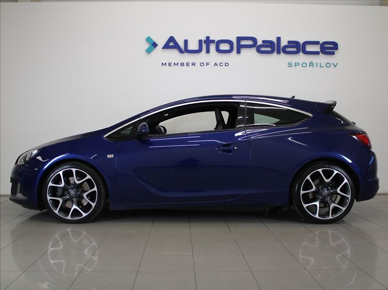 Opel Astra 2,0 Turbo 280koní OPC Infinity - fotka 5 z 25