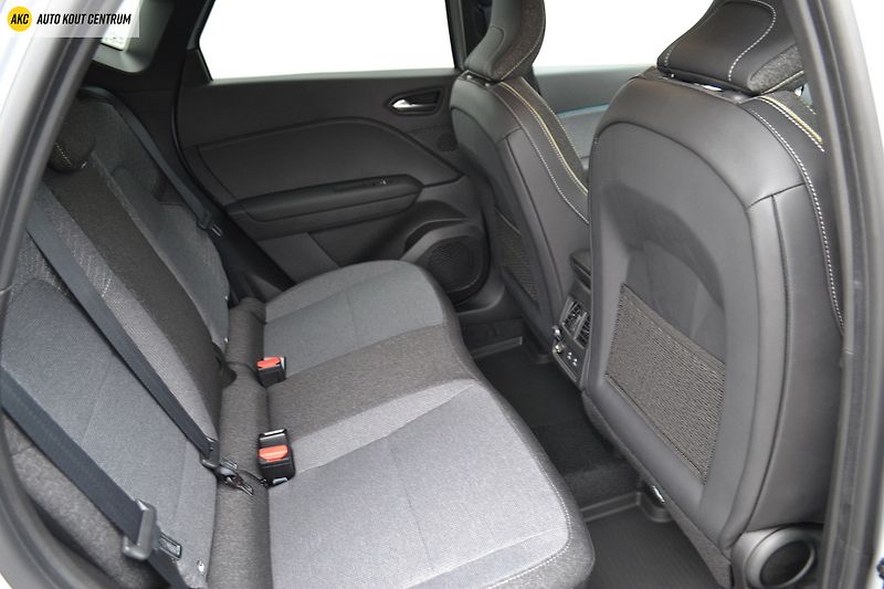 Renault Captur techno mild hybrid 140 - fotka 12 z 49