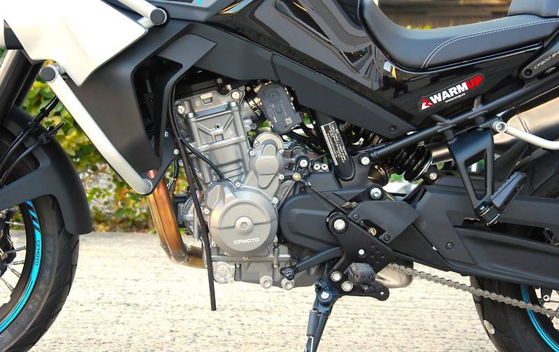 CFMOTO 800 MT (2026) 800MT Sport BLACK - fotka 16 z 20