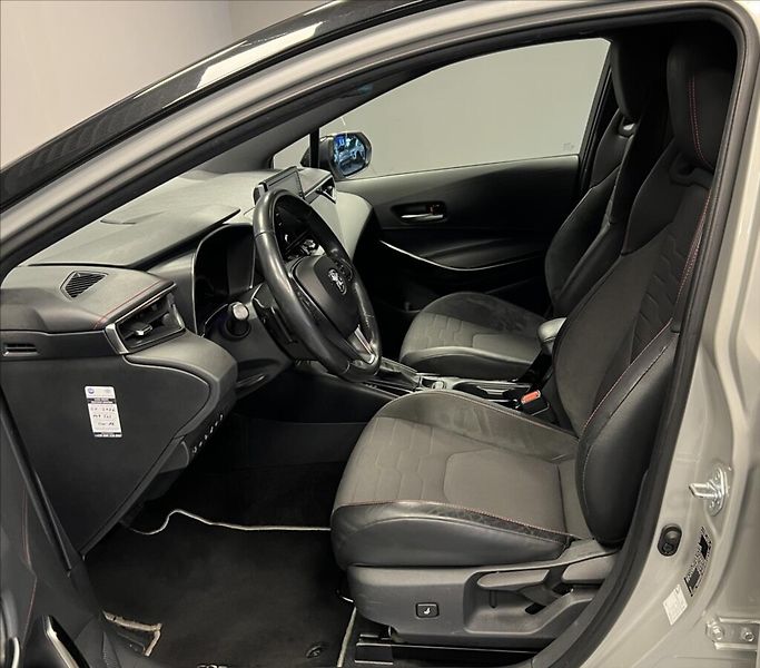 Toyota Corolla 2,0 Hybrid AT SELECTION - fotka 9 z 17