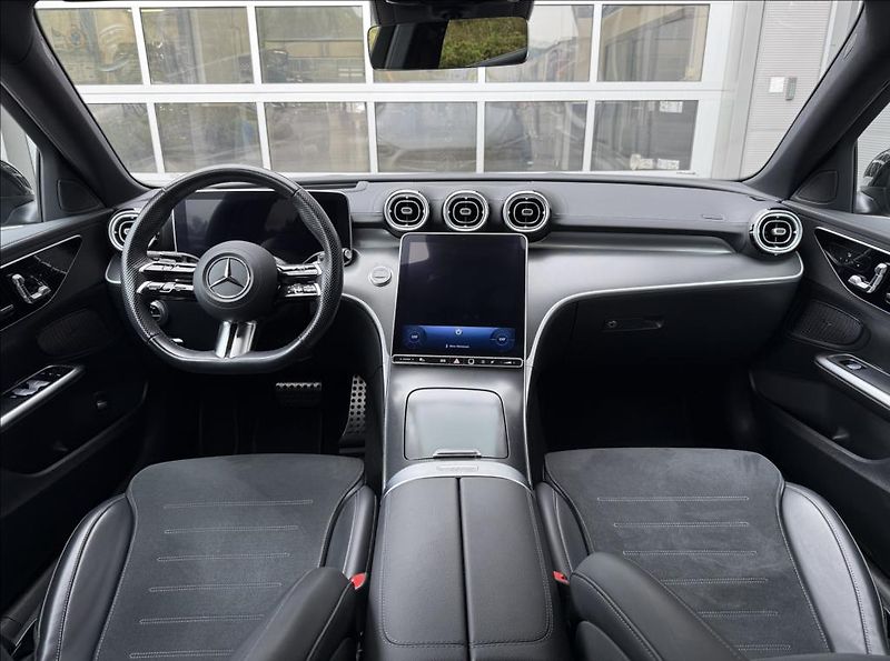 Mercedes-Benz Třídy C AMG Paket  C 300 4MATIC - fotka 14 z 24