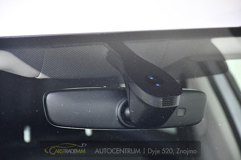 Volkswagen Passat 2,0TDi DSG NAVI 2xKOLA  - fotka 48 z 51