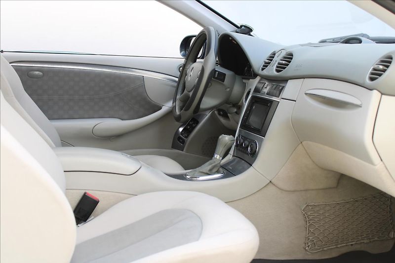 Mercedes-Benz CLK 270 CDI / Automat / CZ - fotka 23 z 32