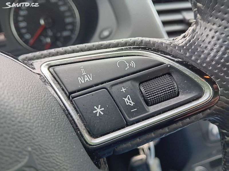 Audi Q3 2.0 TDI 130kW QUATTRO - fotka 16 z 32