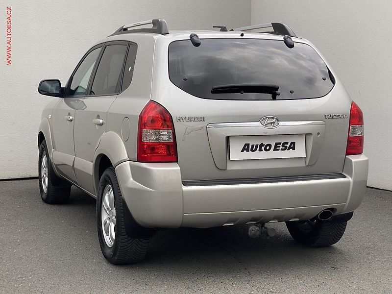 Hyundai Tucson (2006) 2.0i, AC, TZ, výhřev sed - fotka 6 z 16