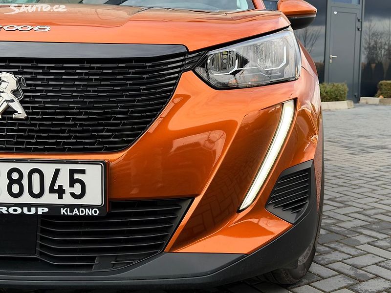 Peugeot 2008 (2020) 1.2 74 kW - fotka 7 z 20