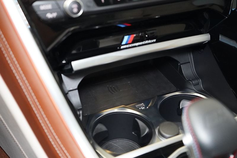 BMW M8 Competition xDrive Gran Coupé - fotka 41 z 50