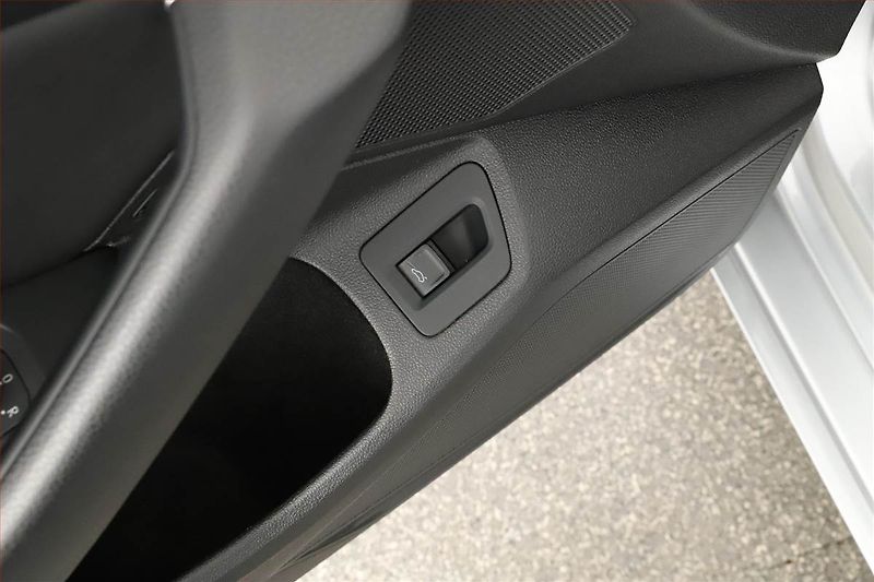 Volkswagen Passat (2023) 2.0 TDI - fotka 10 z 19