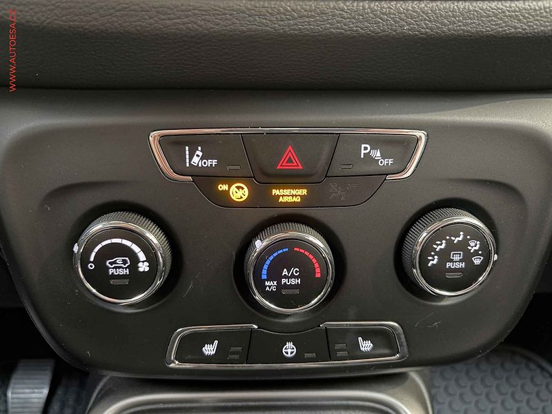 Jeep Compass (2018) 1.4T, ČR, Longitude - fotka 13 z 14