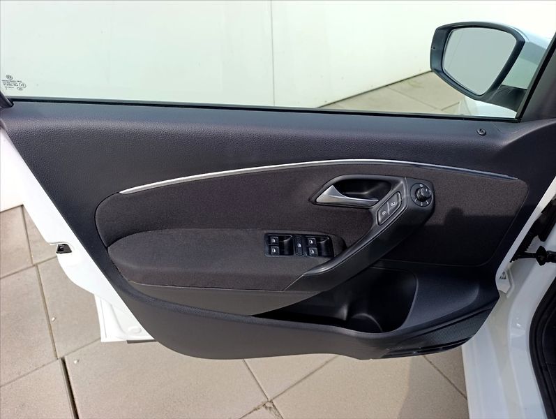 Volkswagen Polo 1,4 TDi Klima Alu kola - fotka 12 z 33