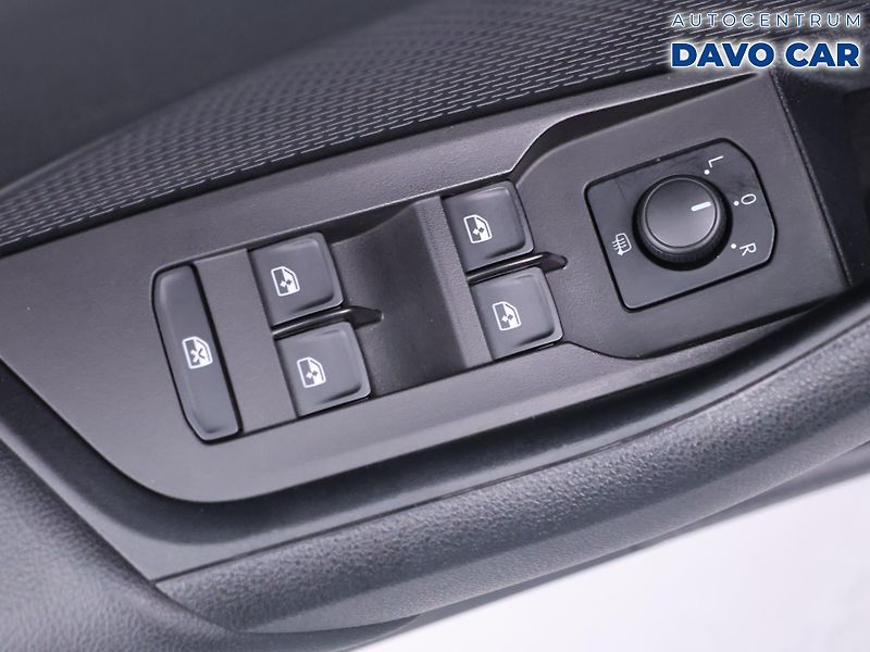 Škoda Octavia 2,0 TDI 110kW 4x4 DSG DPH CZ - fotka 19 z 35