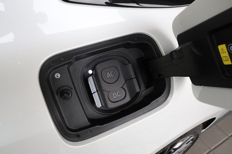 BMW i4 M60 xDrive - fotka 25 z 30