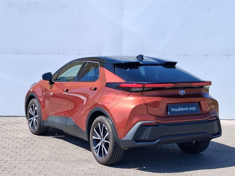 Toyota C-HR 2,0 PHEV E-CVT Style - fotka 7 z 24