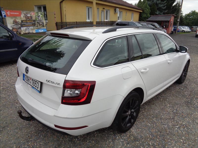 Škoda Octavia 2,0 - fotka 7 z 17