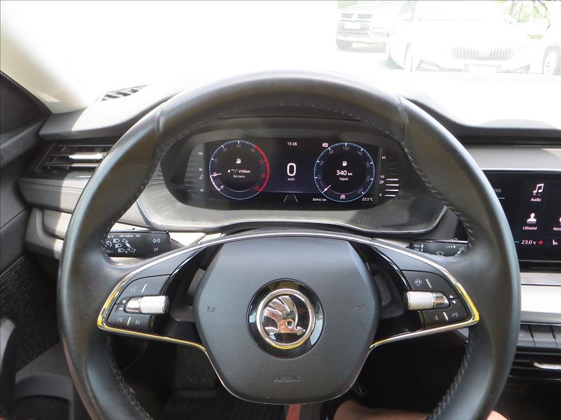 Škoda Octavia 2,0 TDI Ambition ČR - fotka 22 z 25