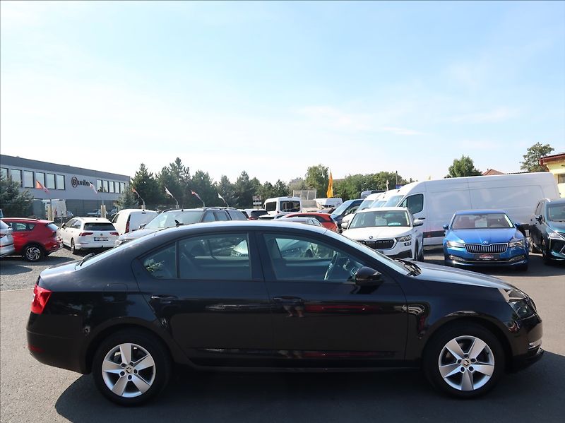 Škoda Octavia 1,6 TDi,85kW,1majČR,tempomat - fotka 5 z 24