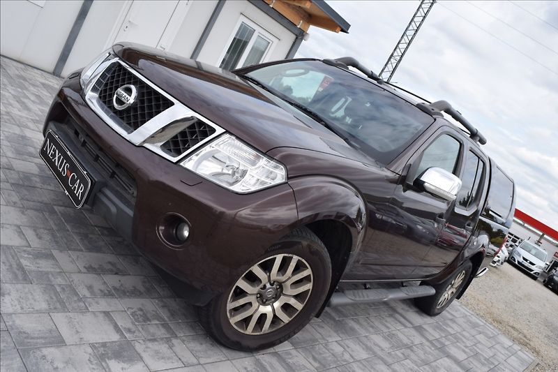 Nissan Navara 3,0 dCi V6 170KW TAŽNÉ 4X4 ALU - fotka 1 z 45