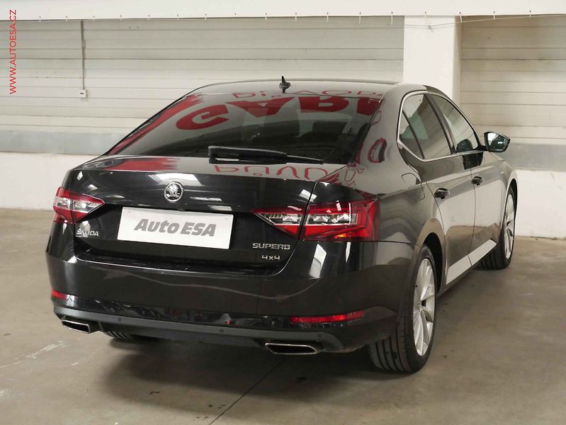 Škoda Superb (2017) 2.0 Tsi 4x4, ČR, DSG, navi - fotka 6 z 26