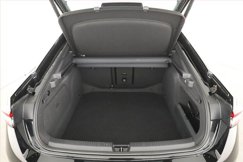 Škoda Superb (2025) 2.0 TDI, Sportline, Navigace - fotka 11 z 21