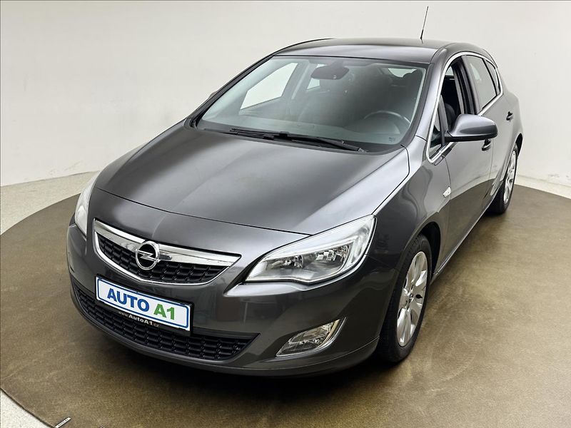 Opel Astra 1,4 103kW 2X KOLA AC 1.MAJ ČR - fotografie inzerátu