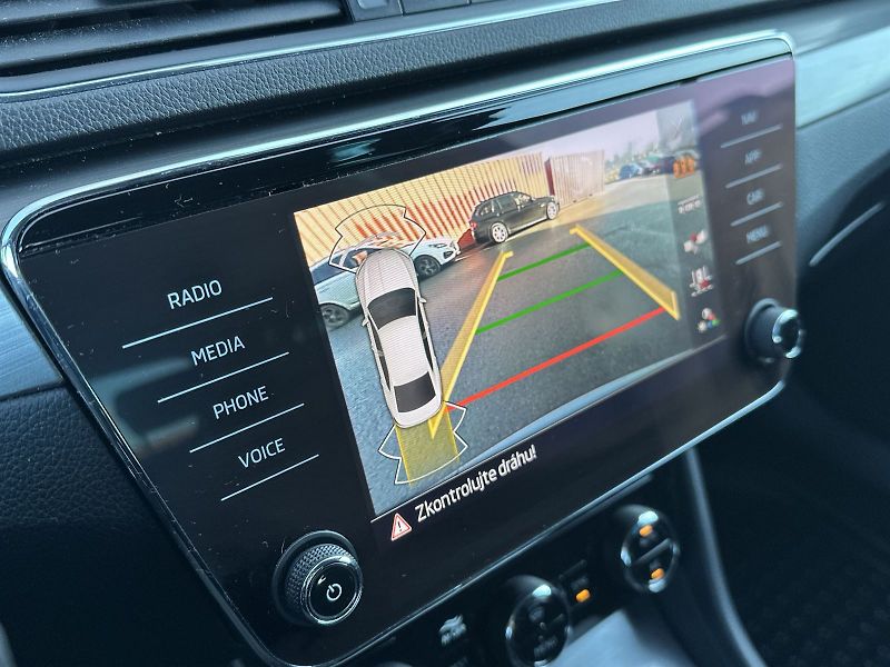 Škoda Superb (2022) 1.5 TSI DSG Style + - fotka 12 z 36