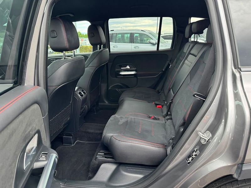Mercedes-Benz GLB 220d 4MATIC AMG - fotka 18 z 27