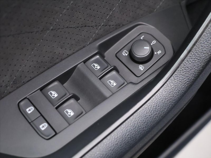 Škoda Kodiaq RS 2,0 TDI DSG 4x4 Webasto 1.M - fotka 16 z 39