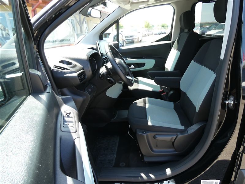 Citroën Berlingo 1,5 BlueHDi96kW LONG 1.maj,AT8 - fotka 22 z 48