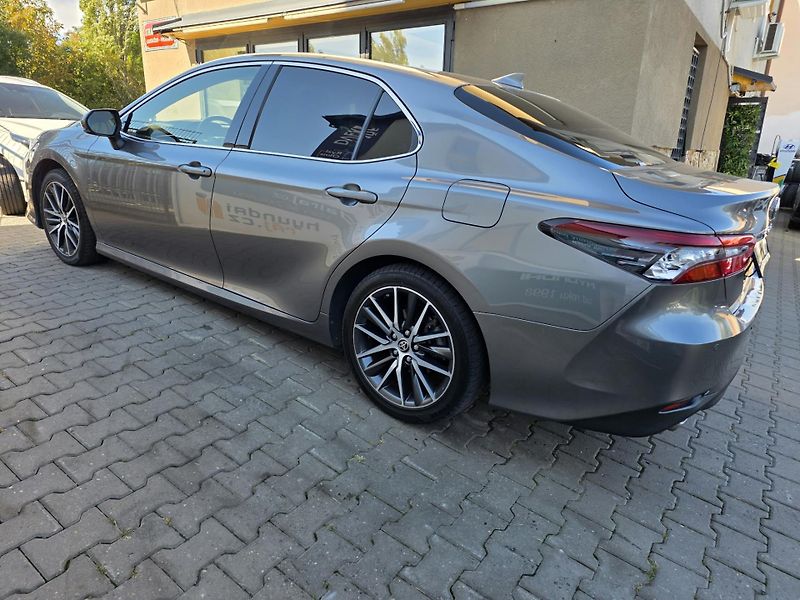 Toyota Camry 2.5-VIP-EXECUTIVE-HYBRID - fotka 6 z 13