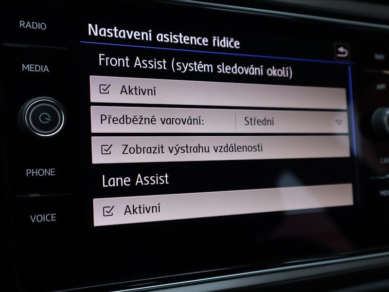 Volkswagen T-Roc 1,6 TDi Style LED Webasto Asis - fotka 21 z 39